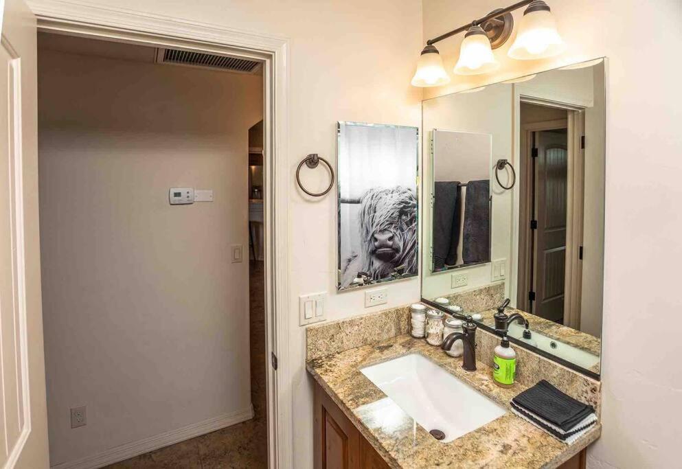 Hot Tub . Spacious . Pets . Central . Boat Parking Lake Havasu City Exterior foto