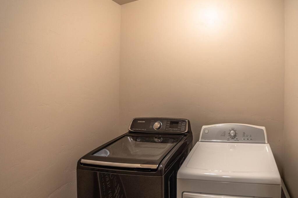 Hot Tub . Spacious . Pets . Central . Boat Parking Lake Havasu City Exterior foto