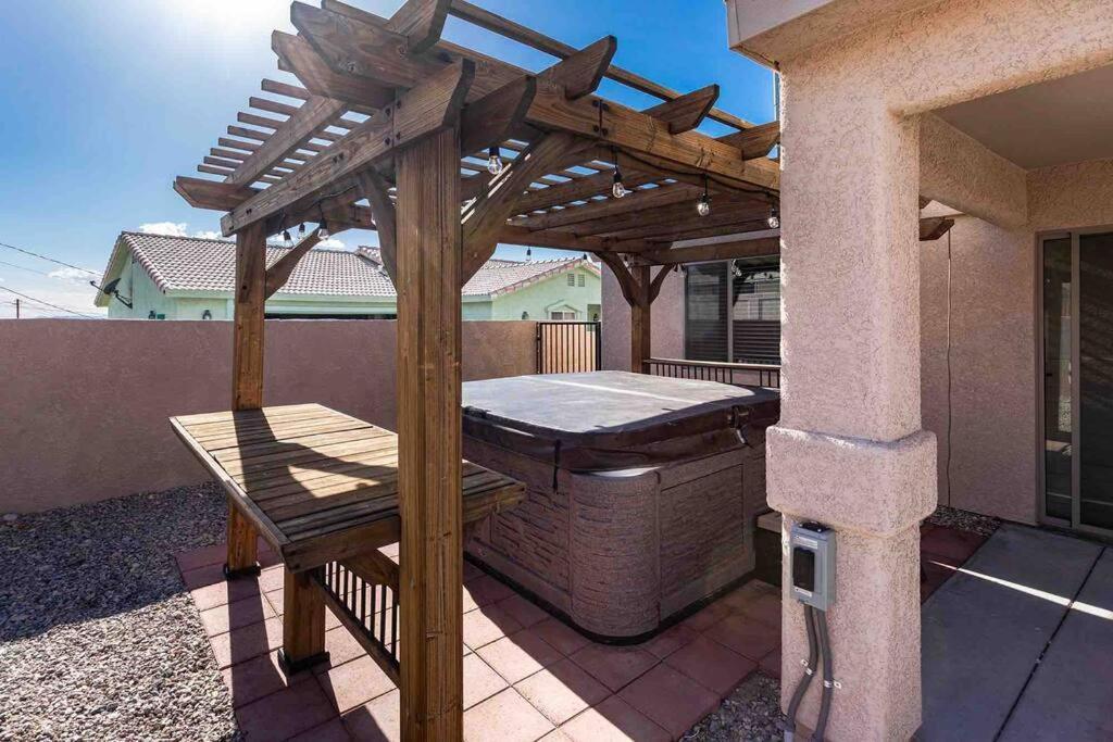Hot Tub . Spacious . Pets . Central . Boat Parking Lake Havasu City Exterior foto
