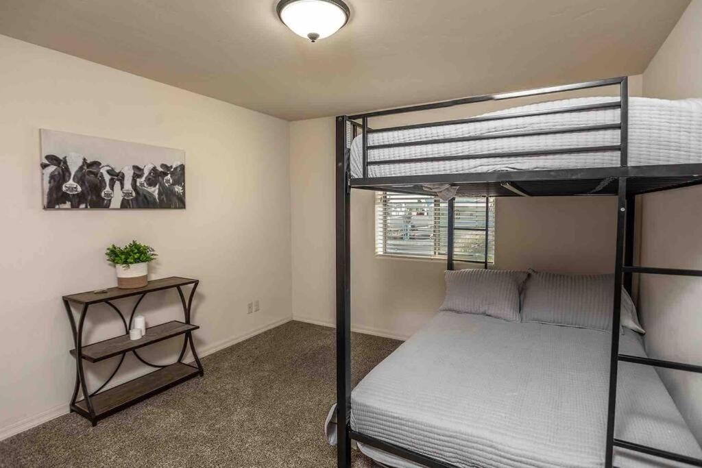 Hot Tub . Spacious . Pets . Central . Boat Parking Lake Havasu City Exterior foto