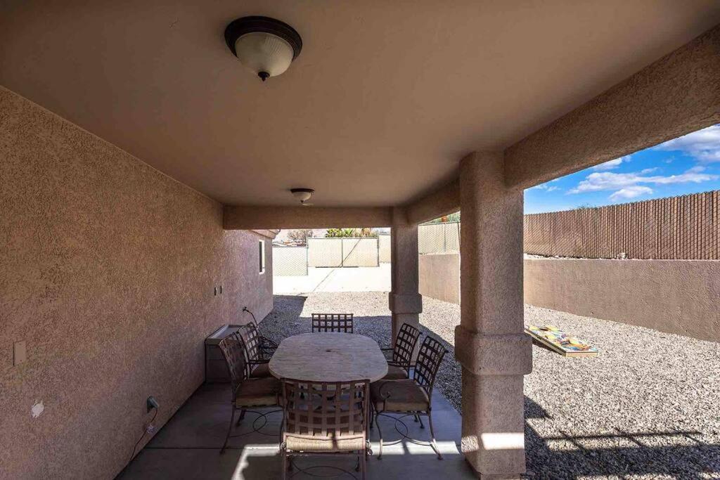 Hot Tub . Spacious . Pets . Central . Boat Parking Lake Havasu City Exterior foto